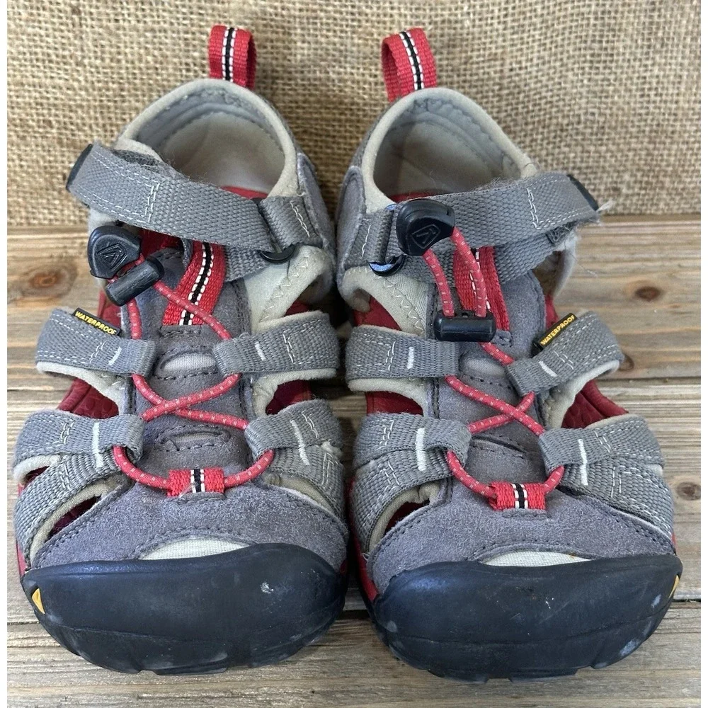 KEEN Boys Shoes Sandals Gray Red Sz 1 Summer Beach Camping